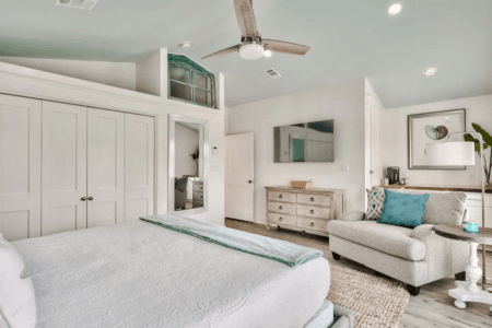 SeaBlue-Cottage-Crystal-08