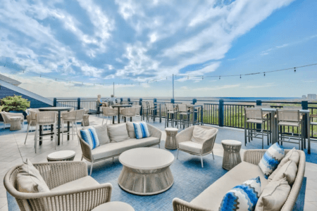 SeaBlue-Cottage-Crystal-49